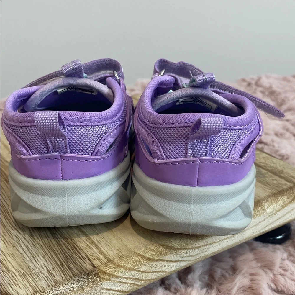 OshKosh B'gosh Kids Lavender Sneakers, size 6